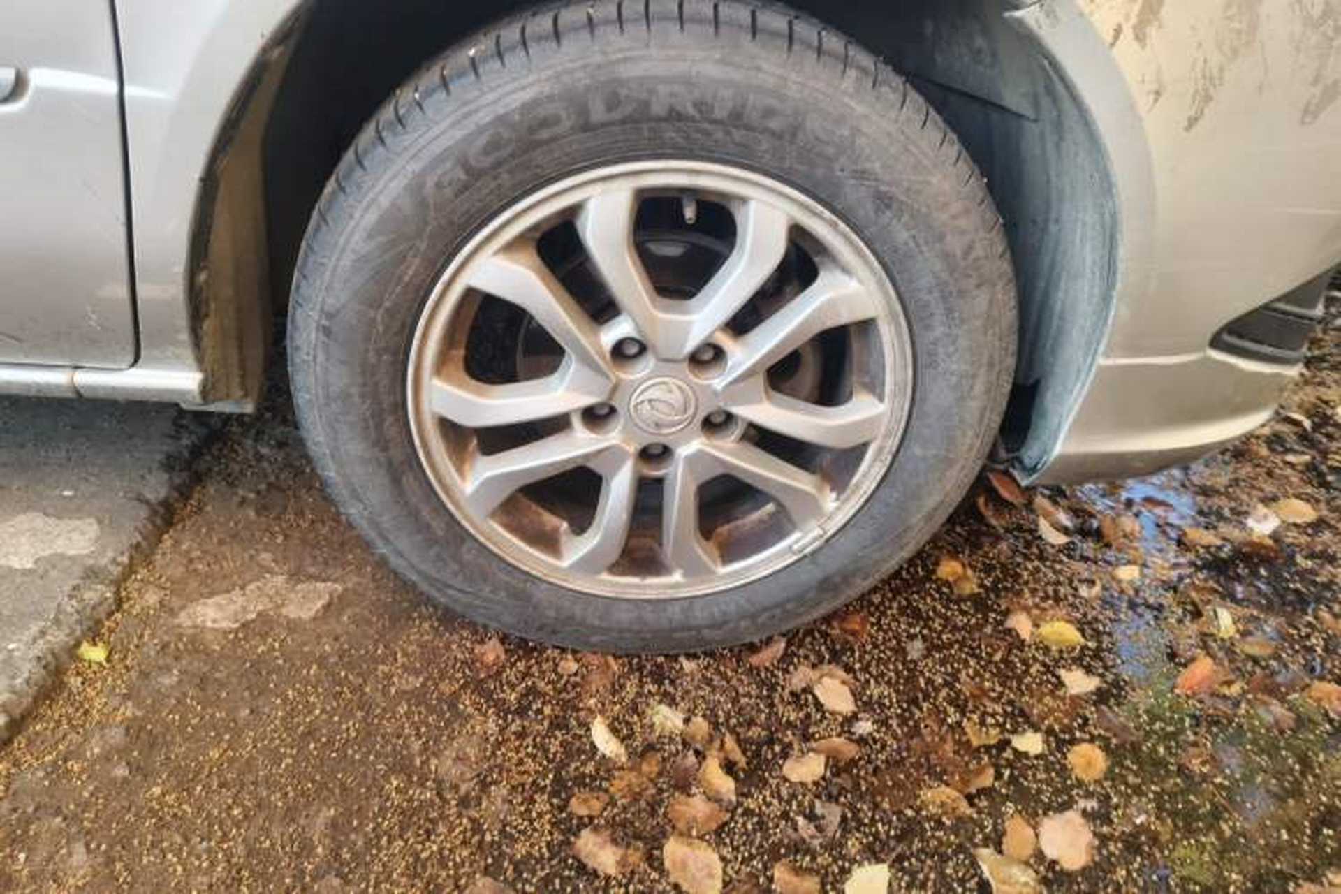 Used Dongfeng Shuaike 2016 1.5L Manual Comfort Model Right Front Wheel Hub