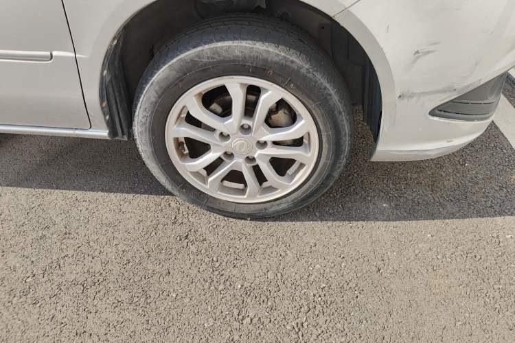 Used Dongfeng Shuaike 2016 1.5L Manual Luxury Model Right Front Wheel Hub