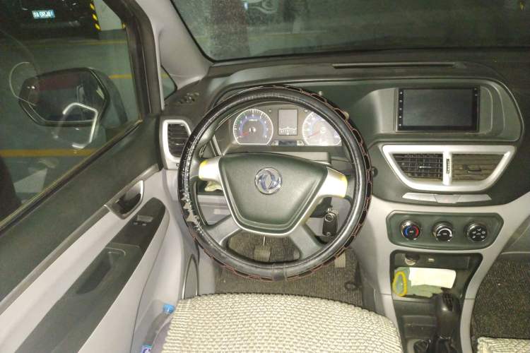 Used Dongfeng Shuaike 2016 1.5L Manual Standard Edition Steering Wheel