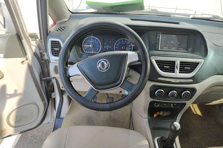 Used Dongfeng Shuaike 2016 1.5L Manual Luxury Model Steering Wheel