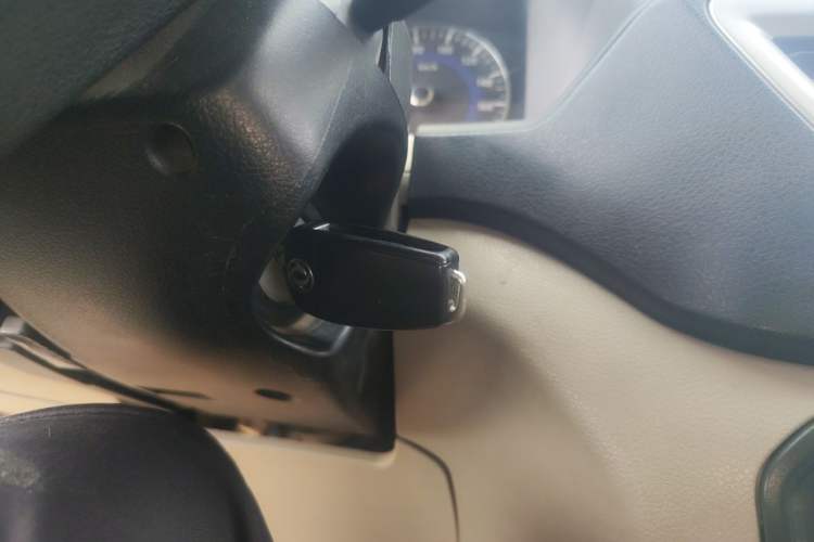 Used Dongfeng Shuaike 2016 1.6L Manual Luxury Model Vehicle Key