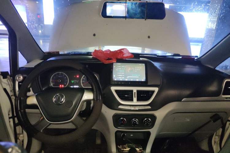 Used Dongfeng Shuaike 2016 1.5L Manual Comfort Model Center Console