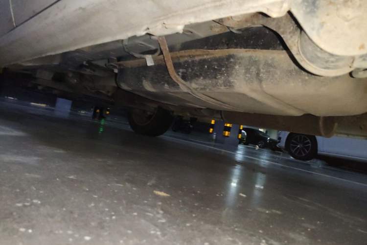 Used Dongfeng Shuaike 2016 Revised Version 1.6L Manual Comfort Edition Chassis Rear Left