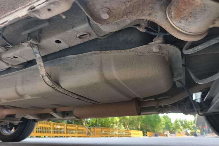 Used Dongfeng Shuaike 2016 1.6L Manual Comfort Model Chassis Rear Left