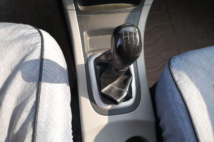 Used Dongfeng Shuaike 2016 1.5L Manual Standard Edition Gear Lever