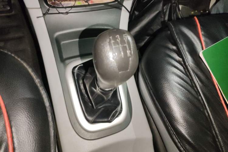 Used Dongfeng Shuaike 2016 1.5L Manual Comfort Model Gear Lever