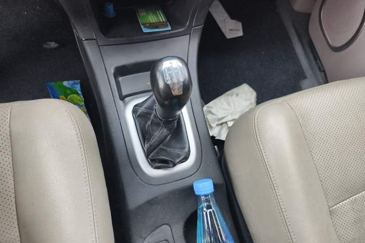 Used Dongfeng Shuaike 2016 1.6L Manual Comfort Model Gear Lever
