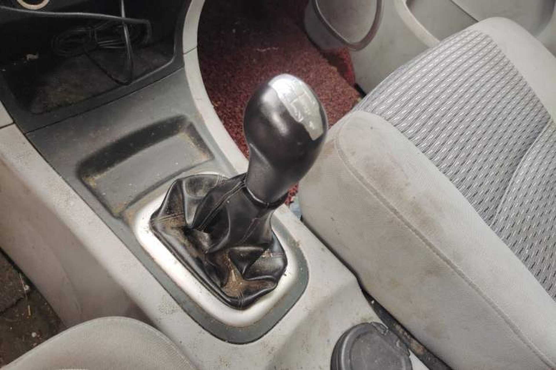 Used Dongfeng Shuaike 2016 1.5L Manual Comfort Model Gear Lever