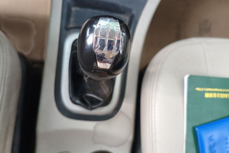 Used Dongfeng Shuaike 2016 1.5L Manual Luxury Model Gear Lever