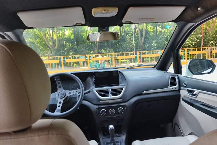 Used Dongfeng Shuaike 2016 1.6L Manual Comfort Model Headliner