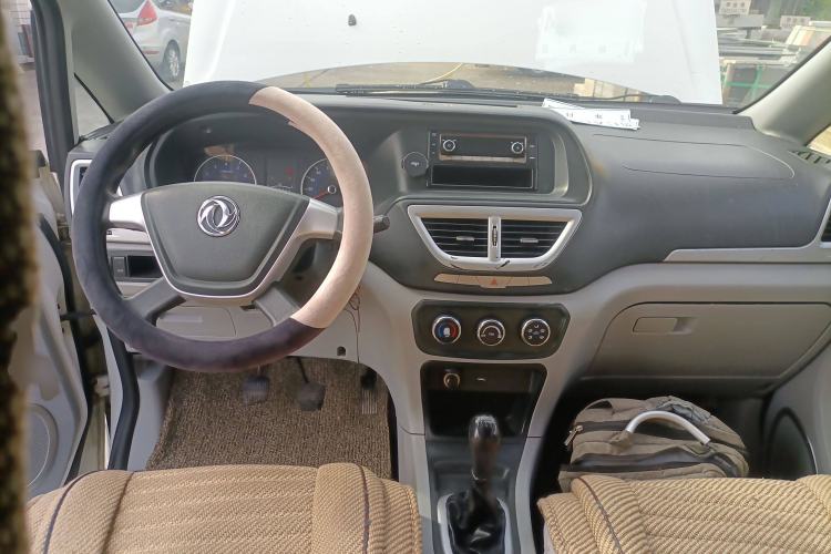Used Dongfeng Shuaike 2016 1.5L Manual Standard Edition Interior 2