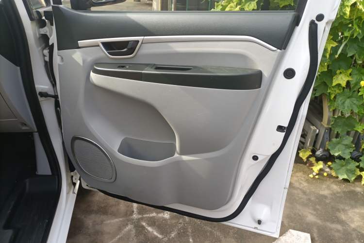 Used Dongfeng Shuaike 2016 1.5L Manual Standard Edition Interior 5