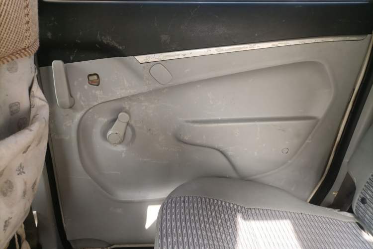 Used Dongfeng Shuaike 2016 1.5L Manual Standard Edition Interior 6