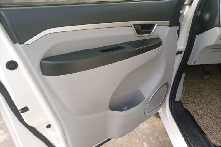 Used Dongfeng Shuaike 2016 1.5L Manual Standard Edition Interior 7