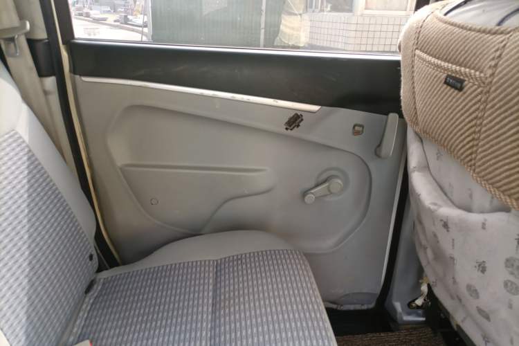 Used Dongfeng Shuaike 2016 1.5L Manual Standard Edition Interior 8