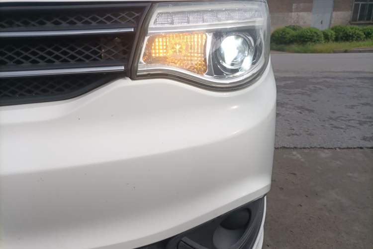 Used Dongfeng Shuaike 2016 1.5L Manual Standard Edition Left Front Headlight