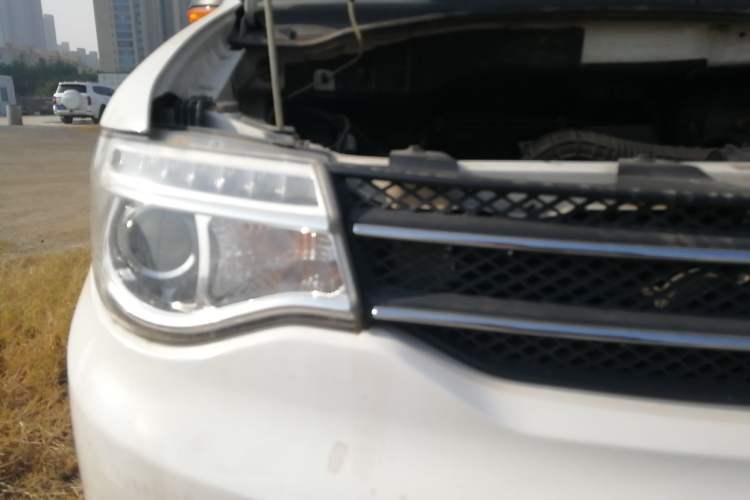 Used Dongfeng Shuaike 2016 1.5L Manual Standard Edition Right Front Headlight