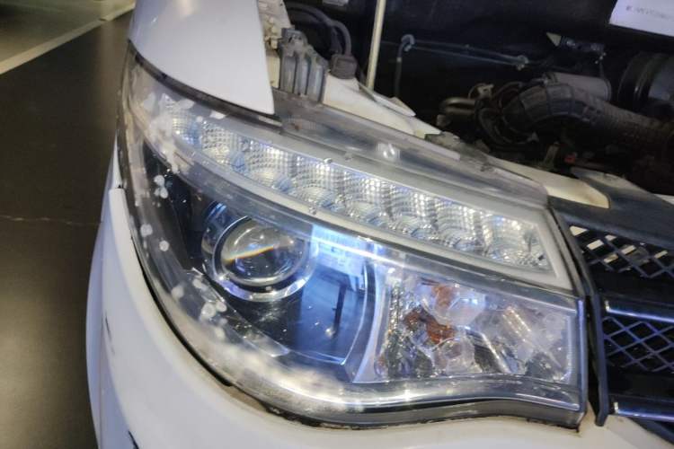 Used Dongfeng Shuaike 2016 1.5L Manual Comfort Model Right Front Headlight