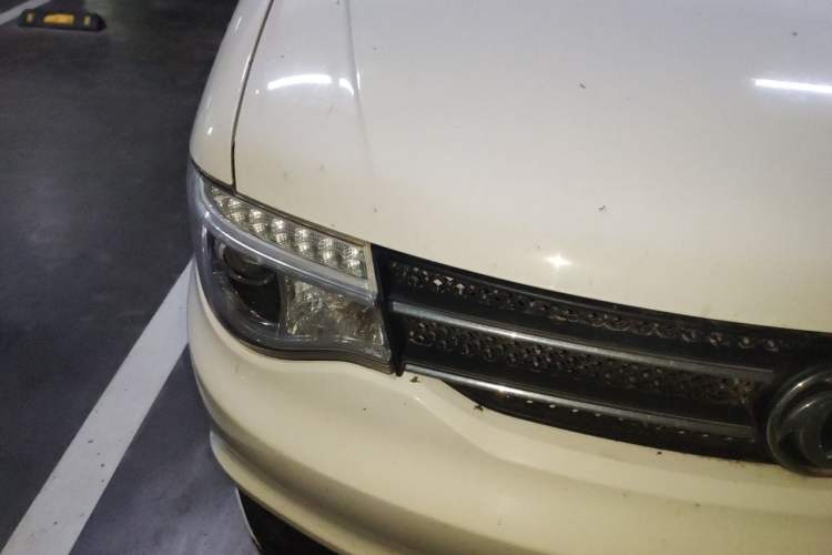Used Dongfeng Shuaike 2016 Revised Version 1.6L Manual Comfort Edition Right Front Headlight