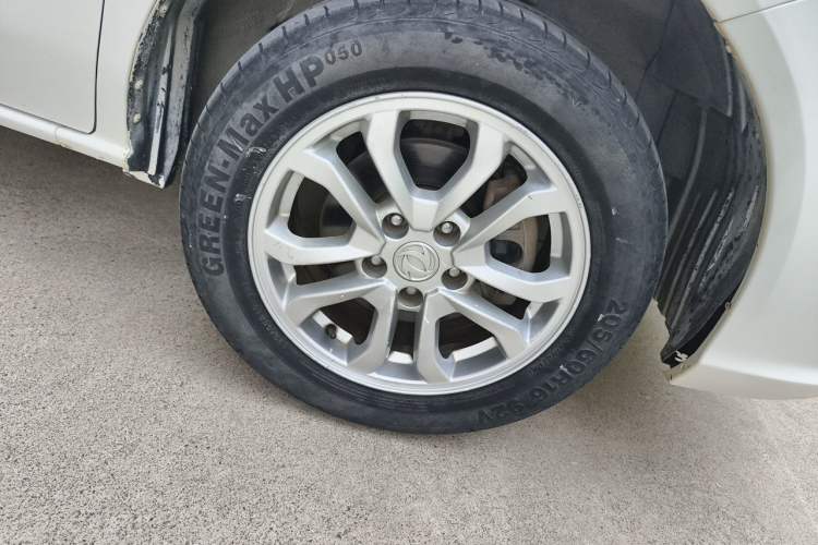 Used Dongfeng Shuaike 2016 1.6L Manual Comfort Model Right Front Wheel Hub