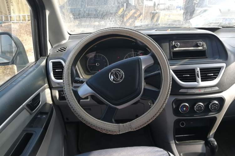 Used Dongfeng Shuaike 2016 1.5L Manual Standard Edition Steering Wheel