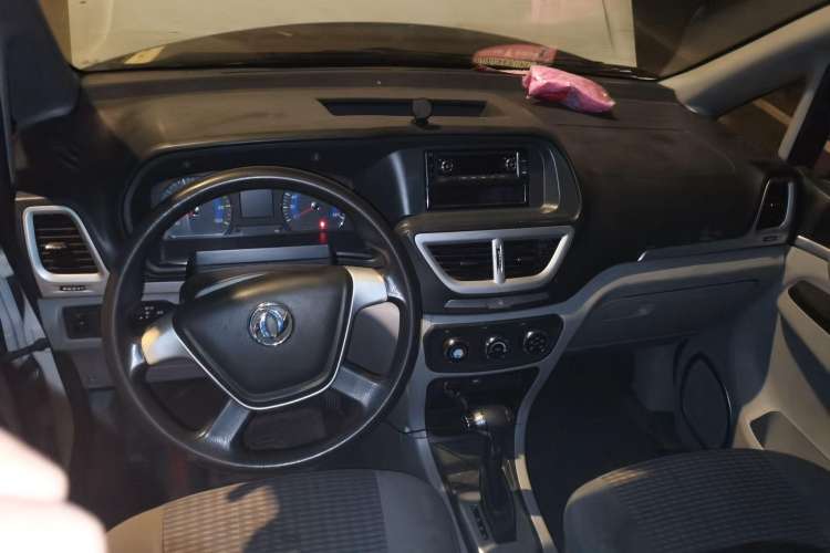 Used Dongfeng Shuaike 2018 Pure Electric Van Center Console