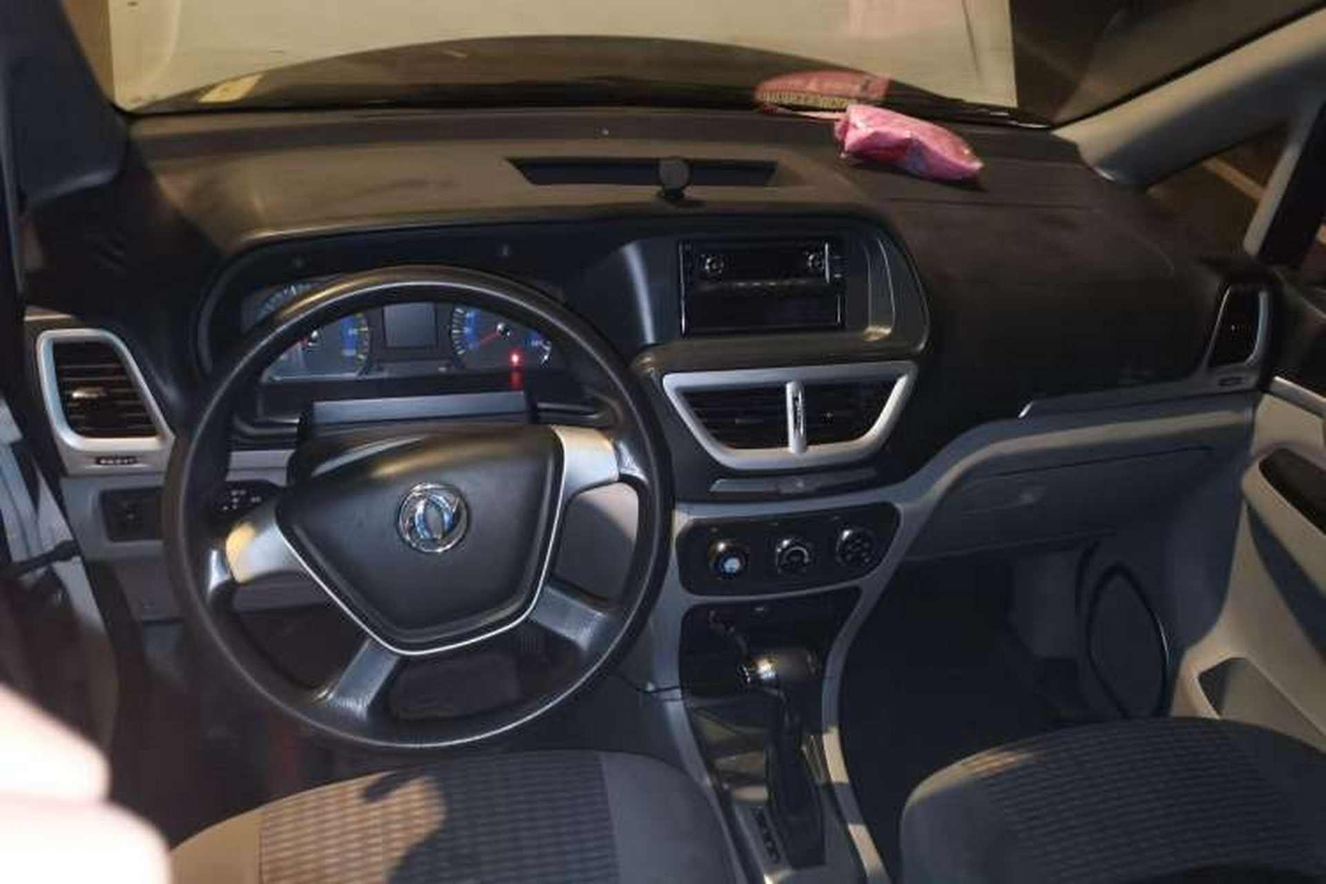 Used Dongfeng Shuaike 2018 Pure Electric Van Center Console