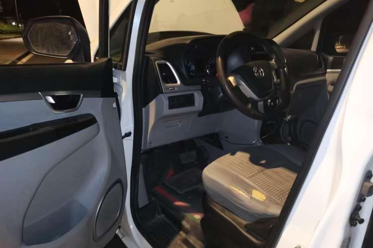 Used Dongfeng Shuaike 2018 Pure Electric Van Driver Seat