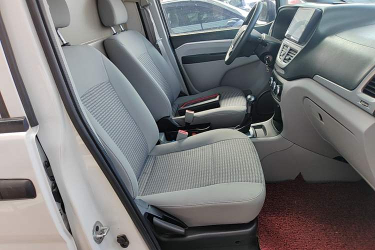 Used Dongfeng Shuaike 2018 Pure Electric Van Right Front Seat