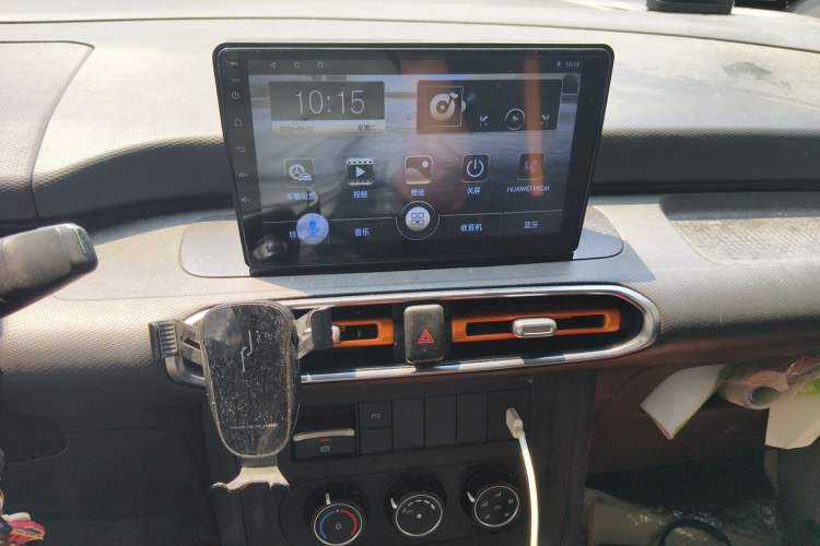 Used Dongfeng V5 2025 Model 310km Standard Version Audio And AC Panel