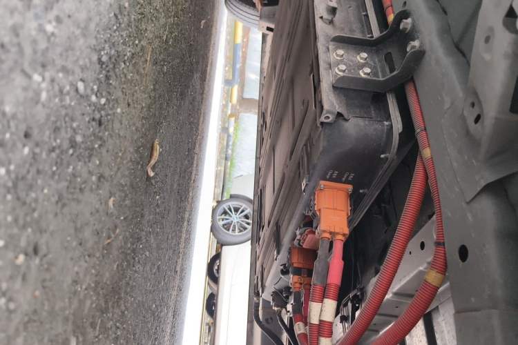 Used Dongfeng V5 2025 Model 310km Standard Version Chassis Front Right