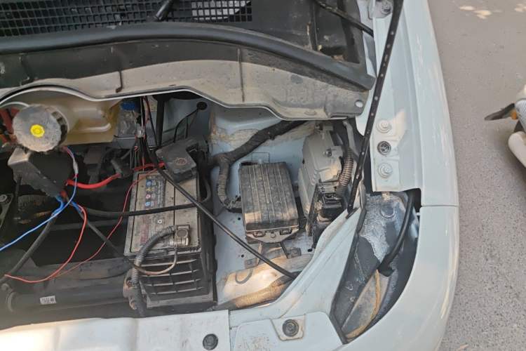 Used Dongfeng V5 2025 Model, 310 km Smart Leap Edition—Ningde 41.86 kWh Engine Bay Left