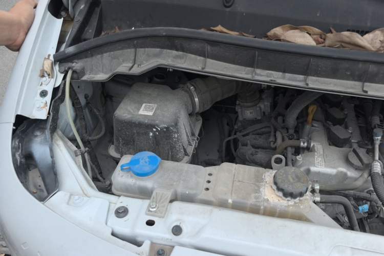 Used Dongfeng V5  Engine Bay Right