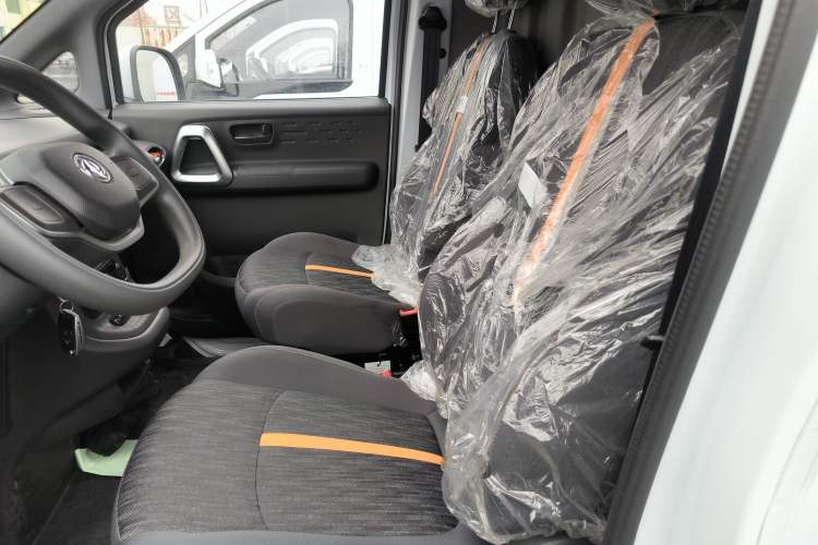 Used Dongfeng V5 2025 Model, 310 km Smart Leap Edition—Ningde 41.86 kWh Interior 1
