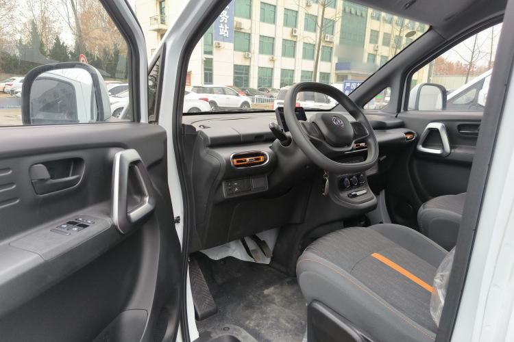 Used Dongfeng V5 2025 Model, 310 km Smart Leap Edition—Ningde 41.86 kWh Interior 2