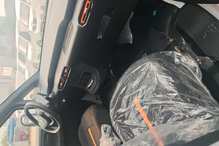 Used Dongfeng V5 2025 Model, 310 km Smart Leap Edition—Ningde 41.86 kWh Interior 3