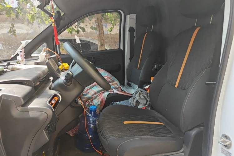 Used Dongfeng V5 2025 Model, 310 km Smart Leap Edition—Ningde 41.86 kWh Left Front Seat