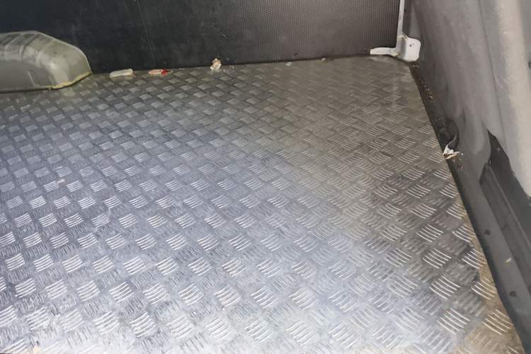 Used Dongfeng V5 2025 Model 310km Standard Version Left Rear Seat