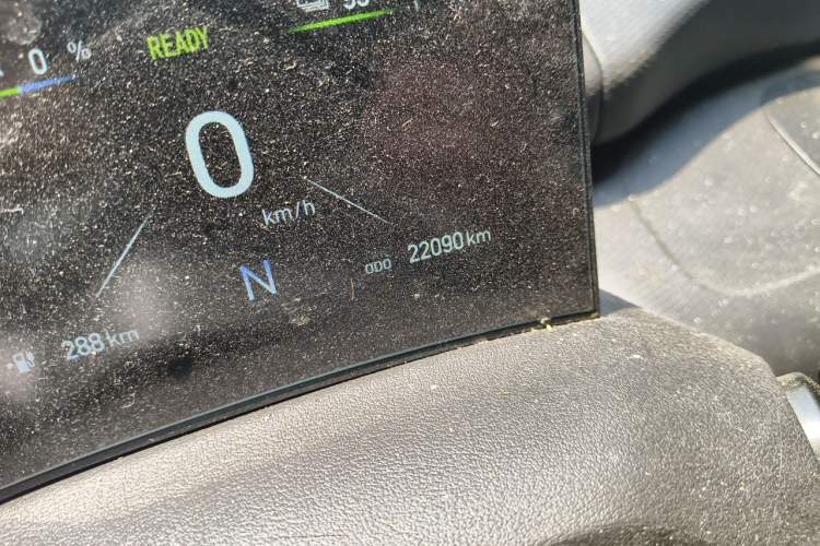 Used Dongfeng V5 2025 Model 310km Standard Version Odometer Close Up