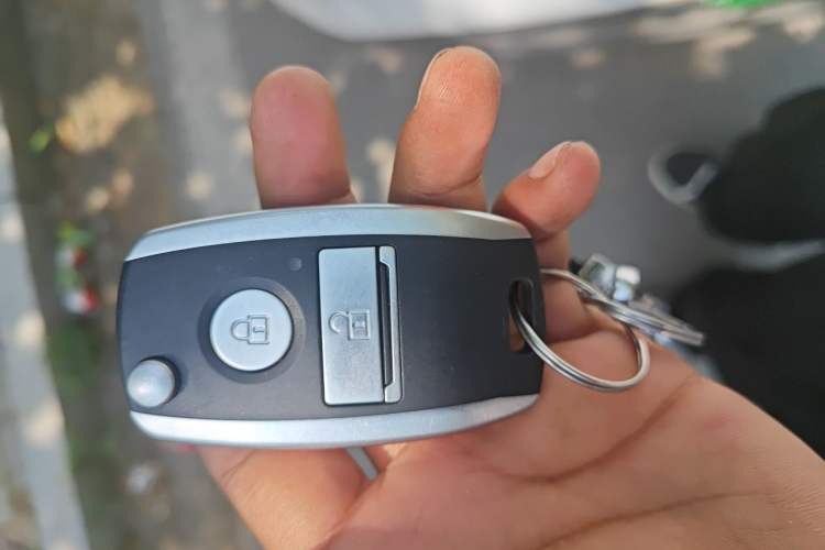 Used Dongfeng V5 2025 Model, 310 km Smart Leap Edition—Ningde 41.86 kWh Vehicle Key