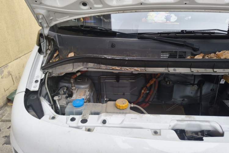 Used Dongfeng V7 2025 Model, 323 km Smart Leap Edition—AVIC 50.38 kWh Engine Bay Right