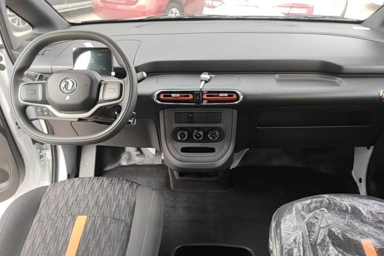 Used Dongfeng V7 2025 Model, 332 km Open-Window Edition Gear Lever