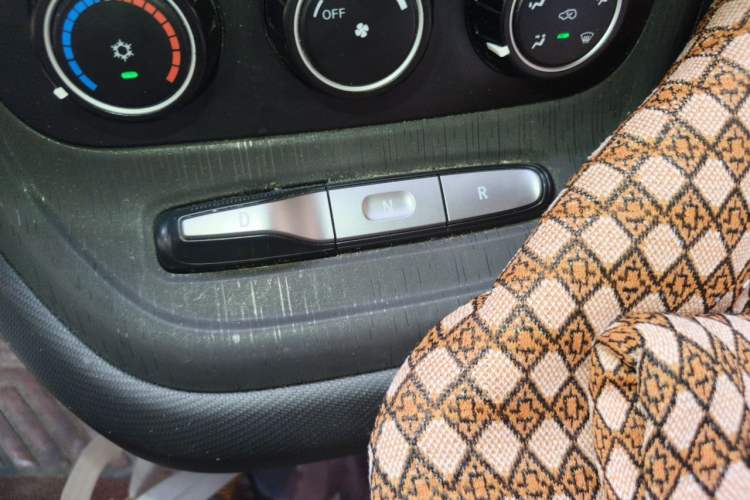 Used Dongfeng V7 2025 Model, 323 km Smart Leap Edition—AVIC 50.38 kWh Gear Lever