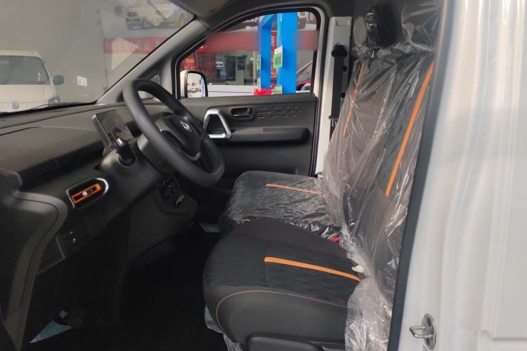 Used Dongfeng V7 2025 Model, 265 km Smart Leap Edition—AVIC 41.86 kWh Interior 1
