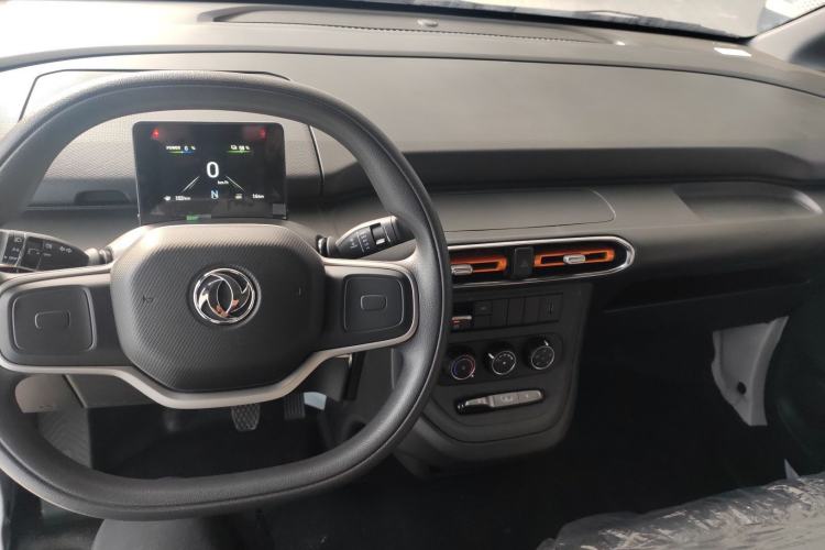 Used Dongfeng V7 2025 Model, 265 km Smart Leap Edition—AVIC 41.86 kWh Interior 3