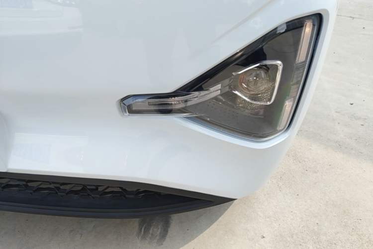 Used Dongfeng V7 2025 Model, 332 km Open-Window Edition Left Front Headlight