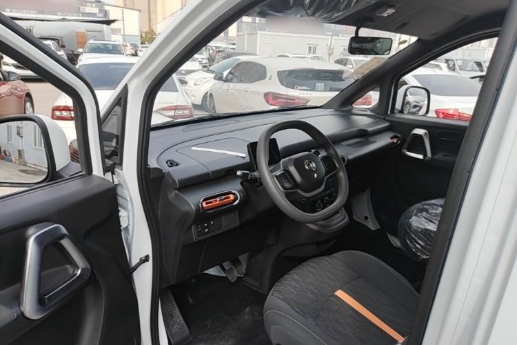 Used Dongfeng V7 2025 Model, 332 km Open-Window Edition Left Front Seat
