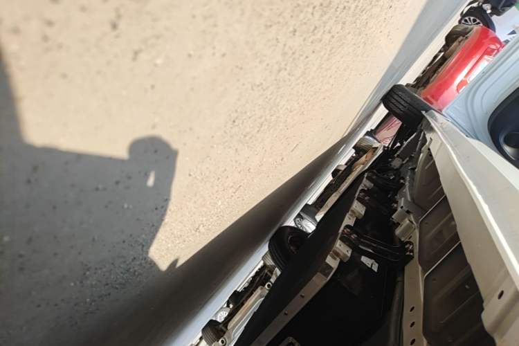 Used Dongfeng V7 2025 Model, 332 km Open-Window Edition Left Side Sill