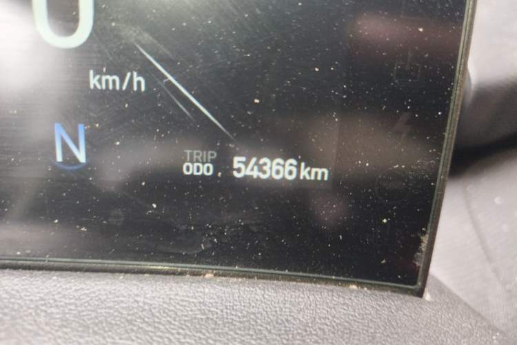 Used Dongfeng V7 2025 Model, 323 km Smart Leap Edition—AVIC 50.38 kWh Odometer Close Up