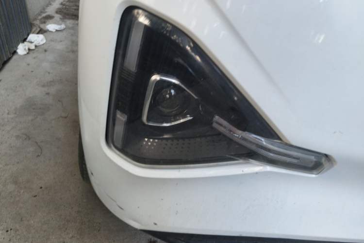Used Dongfeng V7 2025 Model, 338 km Smart Leap Edition—Ningde 53.58 kWh Right Front Headlight